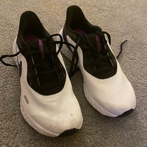 Nike women’s sneakers size 8